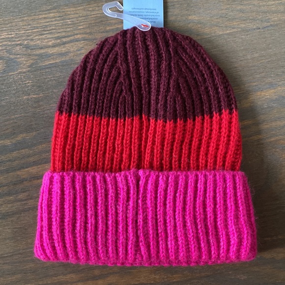 Cat & Jack Kids OSFM Multicolor Red Striped Cozy Beanie - Picture 3 of 7